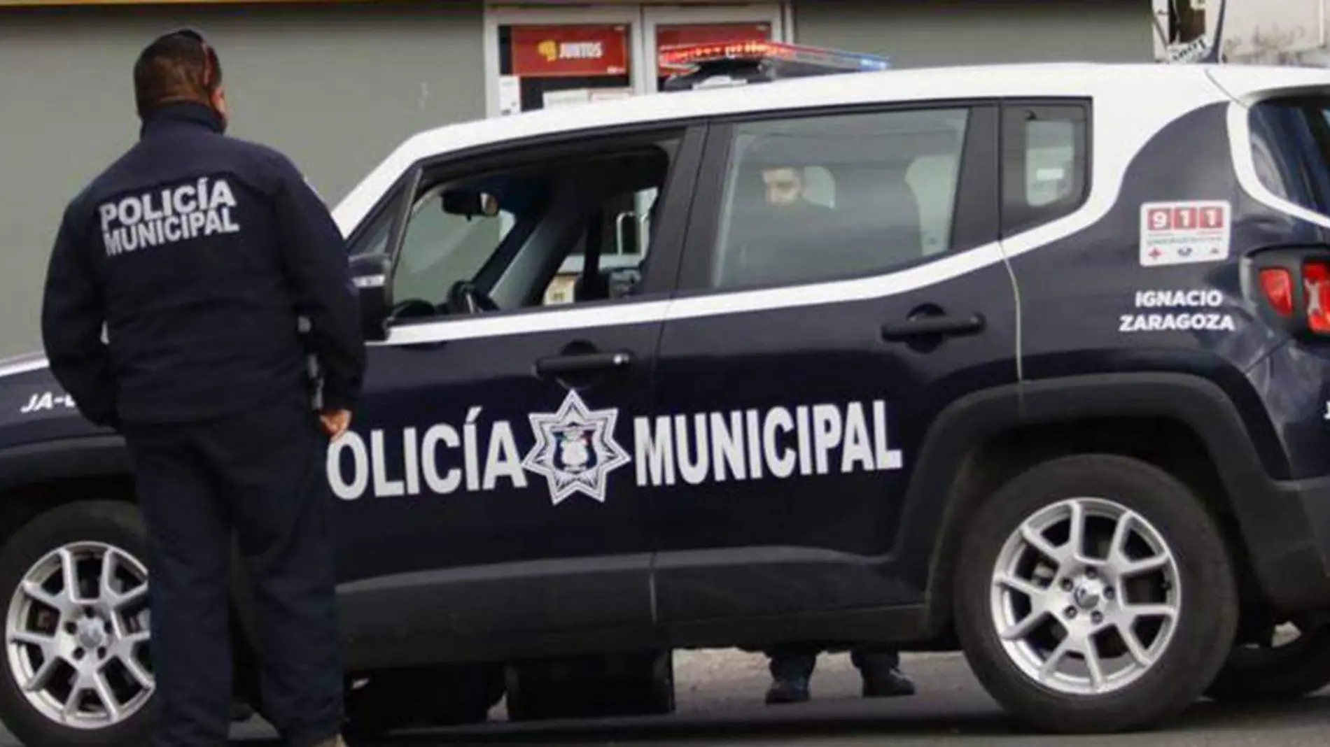 un joven de 24 años de edad resultó herido de bala en una oreja, la noche del domingo en el barrio de Santiago